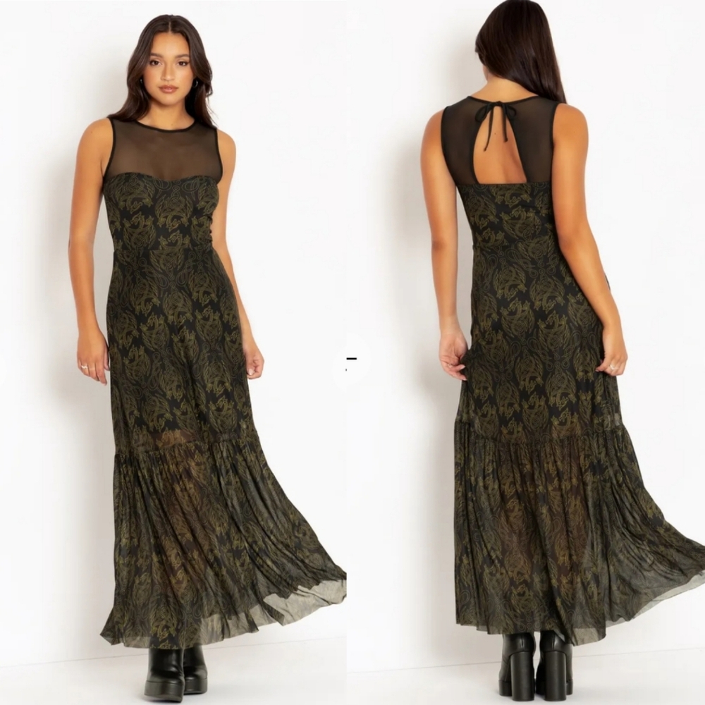 NWT Blackmilk House of the Dragon Sweetheart  Maxi Dress Sz Med